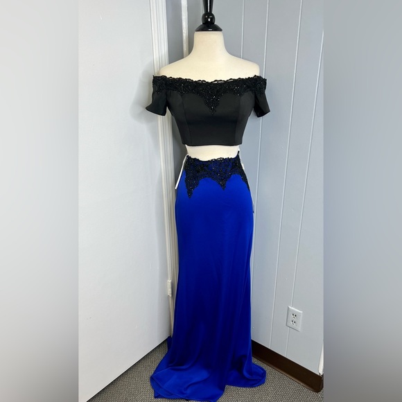 Prom/ formal dress - Picture 1 of 4